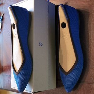 Rothys New In Box Size 8 Lazuli pointed flats